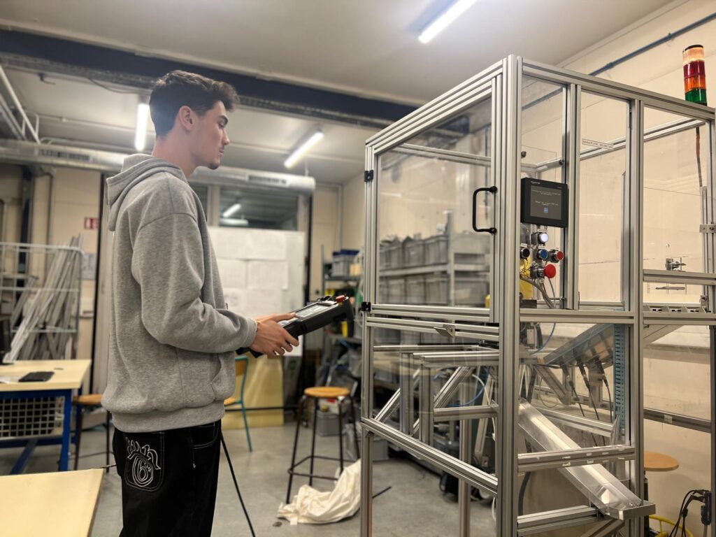 WhatsApp Image 2025-11-25 at 18.00.54